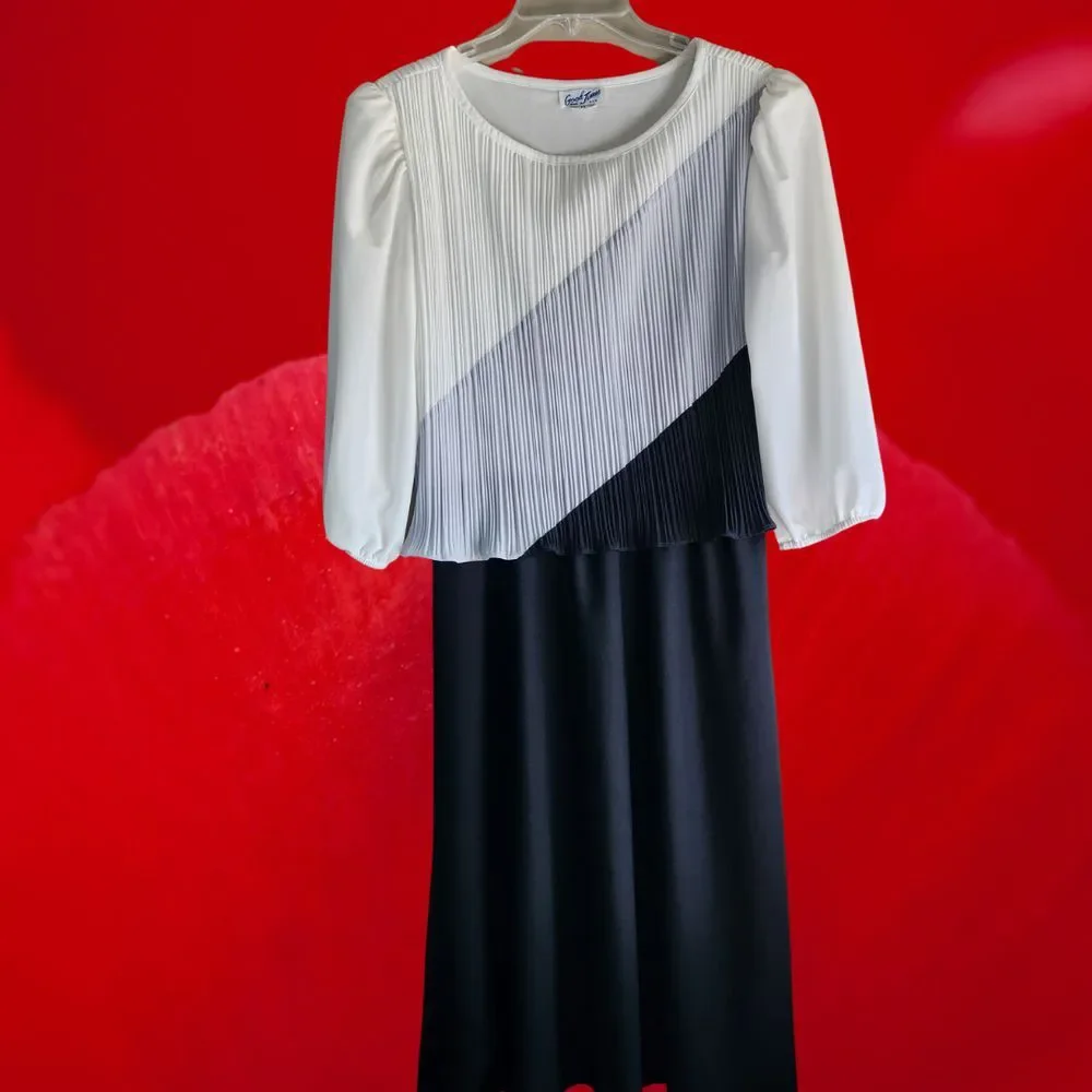 Good Times Dress size 10 / 12 Holiday Party Stylish Vintage Washable Made USA‎